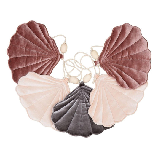 Handmade in Poland: OEKO-TEX certified decorative shell garland in cosmic grey tones