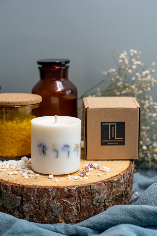 Pure unscented soy wax detail without additives or artificial dyes