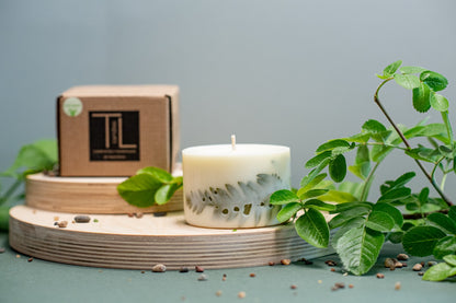 Sustainable gift wrap for the lemongrass scented artisan soy candle