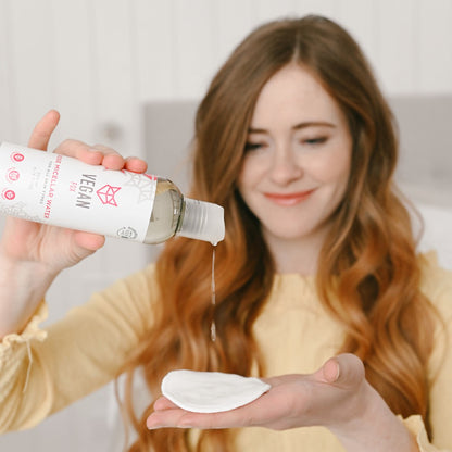 Texture of Vegan Fox Rose Micellar Water, 200 ml gentle facial cleanser for a fresh complexion - That Green Store