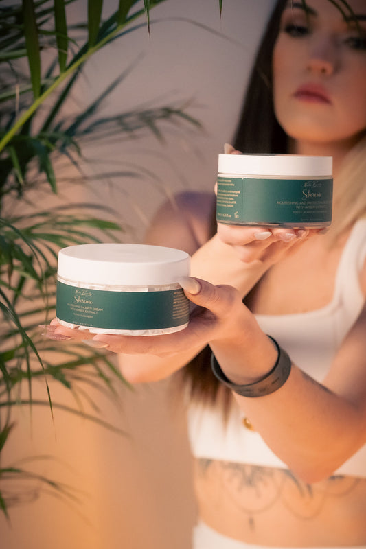 Detail of the Baltic Amber extract shower cream for deep skin nourishment