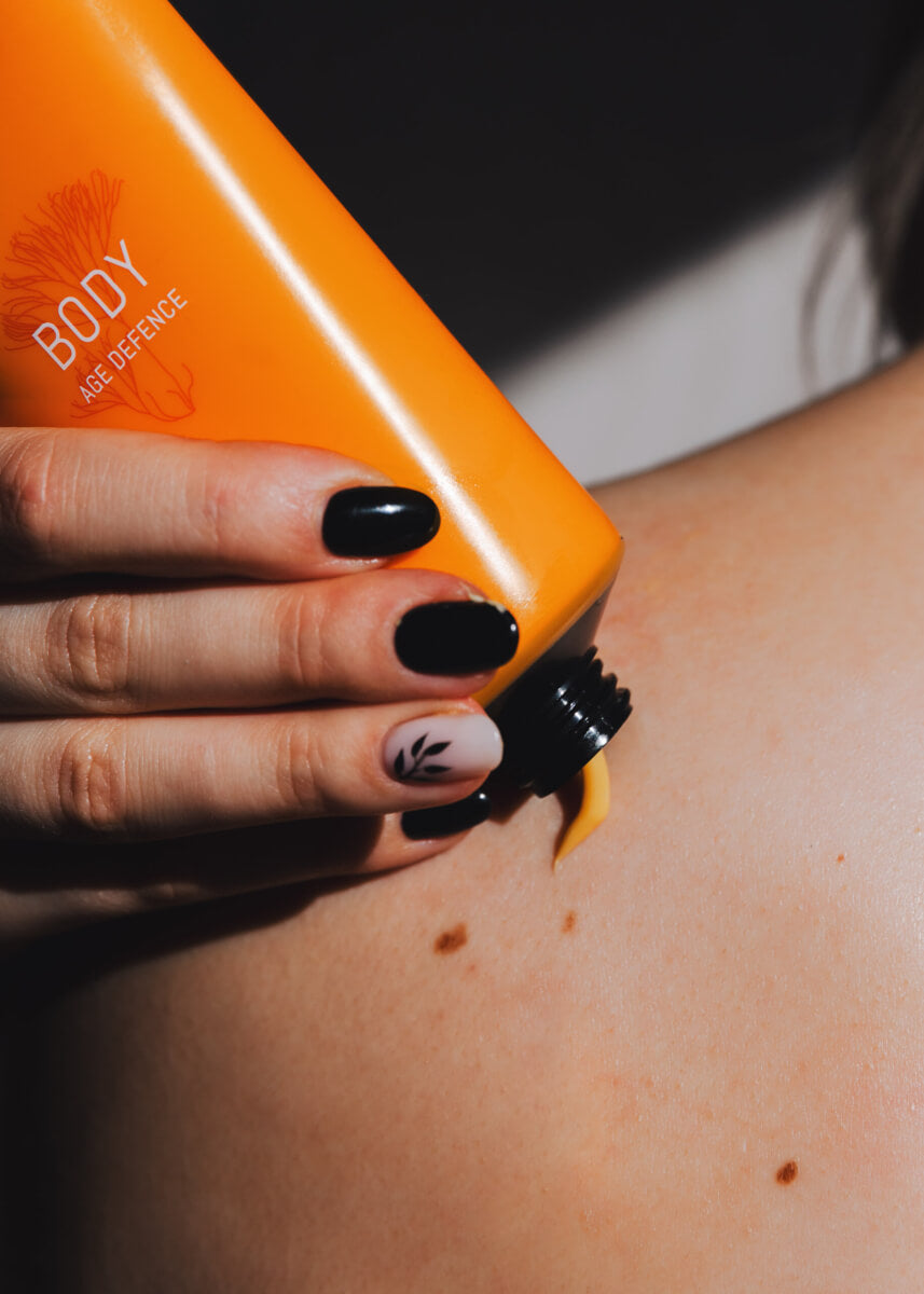  Firming body cream texture with natural ingredients