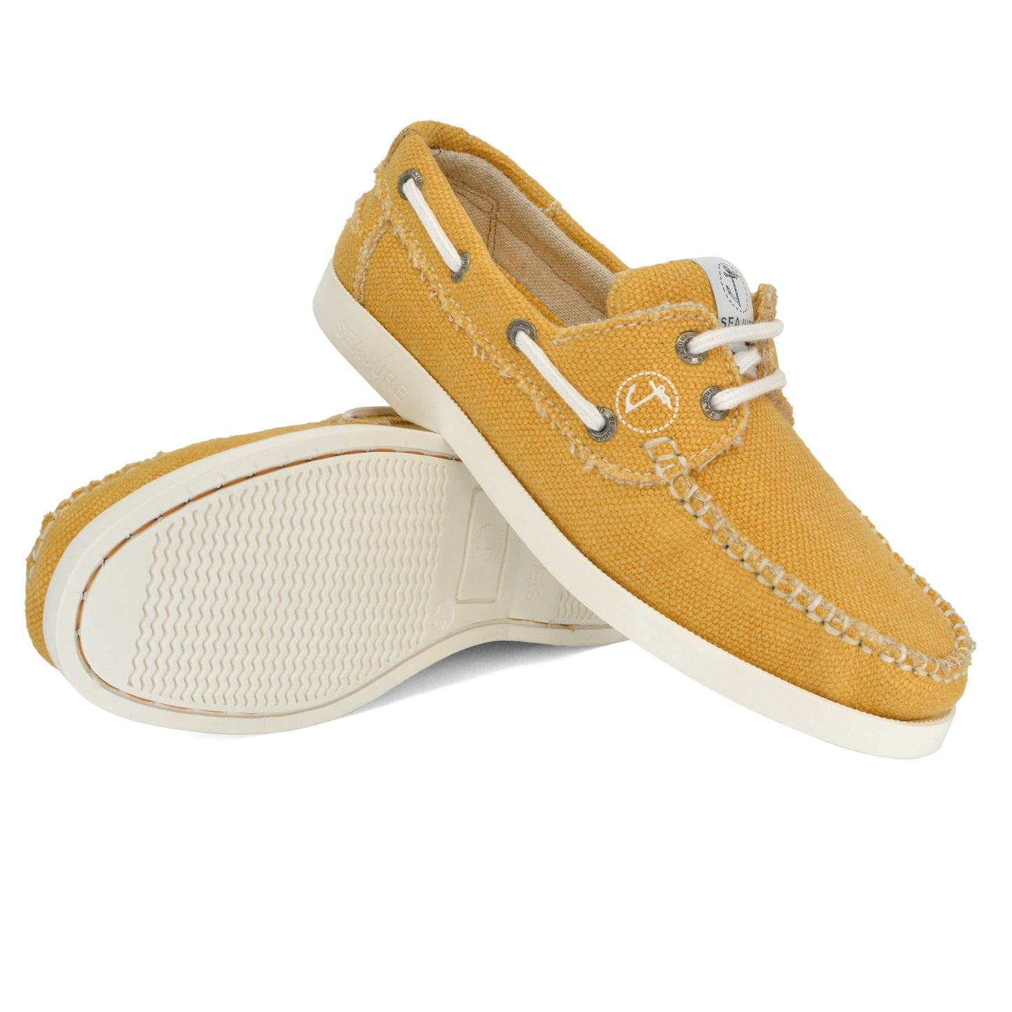 Seajure Saharun vegan boat shoes showing non-marking natural rubber outsole tread