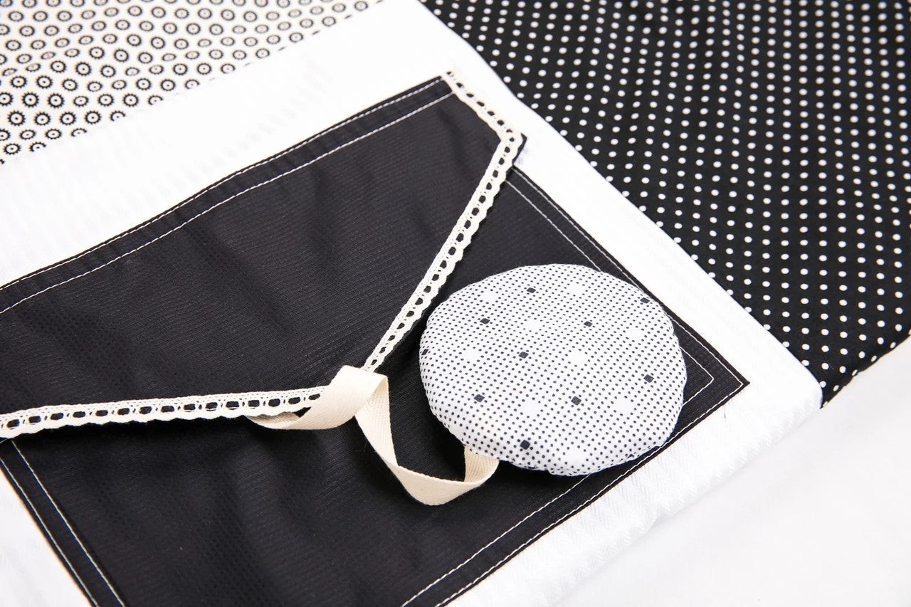 Other detail of Karloova organic cotton baby activity mat with sensory play arches, 100x100cm - Black and White
