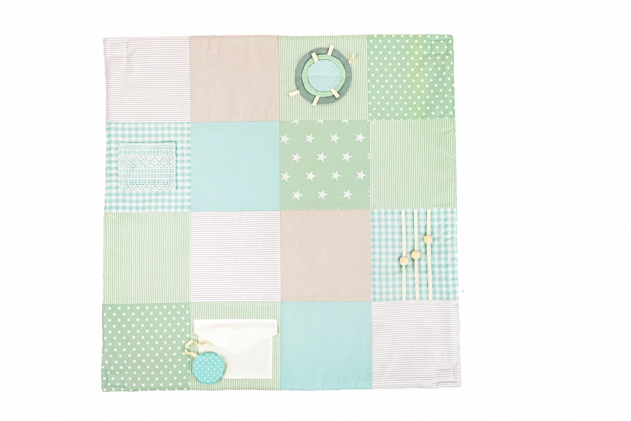 High-contrast sustainable newborn play mat for early visual development, 100x100cm - Mint Green