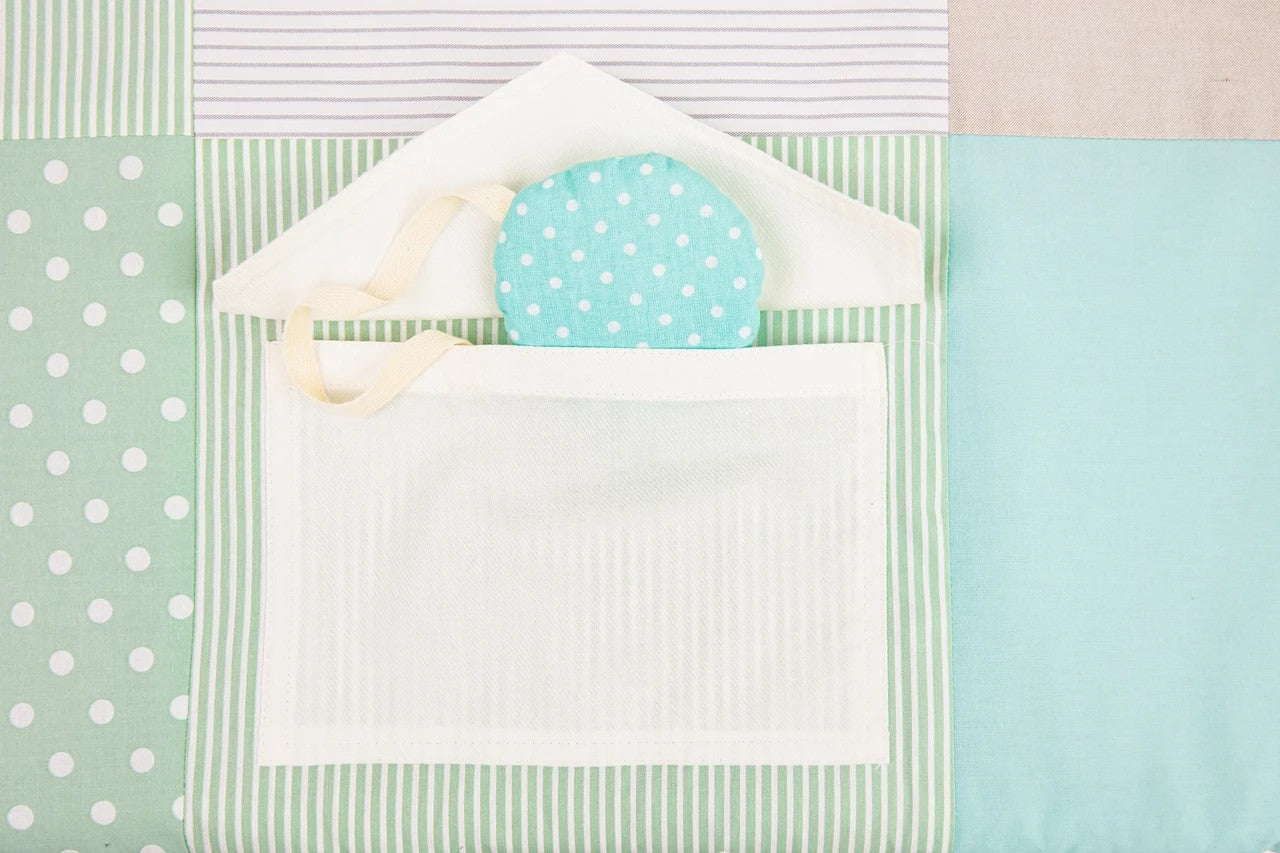 Handmade Nordic design baby play gym for newborn tummy time and exploration 100x100cm - Mint Green