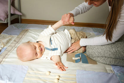 Spacious GOTS-certified cotton baby activity blanket for motor skills development, 120x120cm - Blue