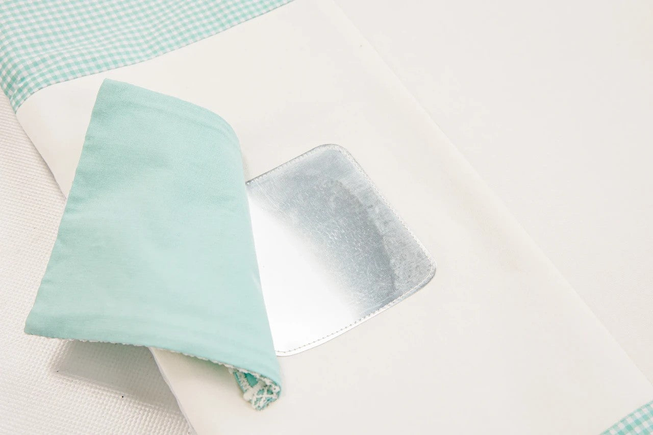 Karloova sensory play gym with baby-safe mirror, 120x120cm - Mint Green