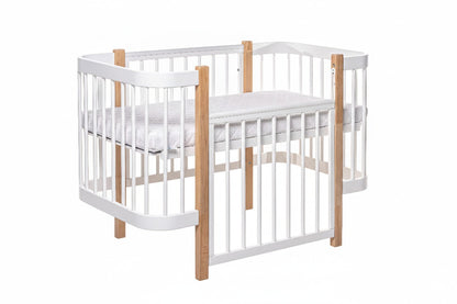 Ergonomic newborn mattress fitted inside the Scandinavian style KOTTO crib - Detail -