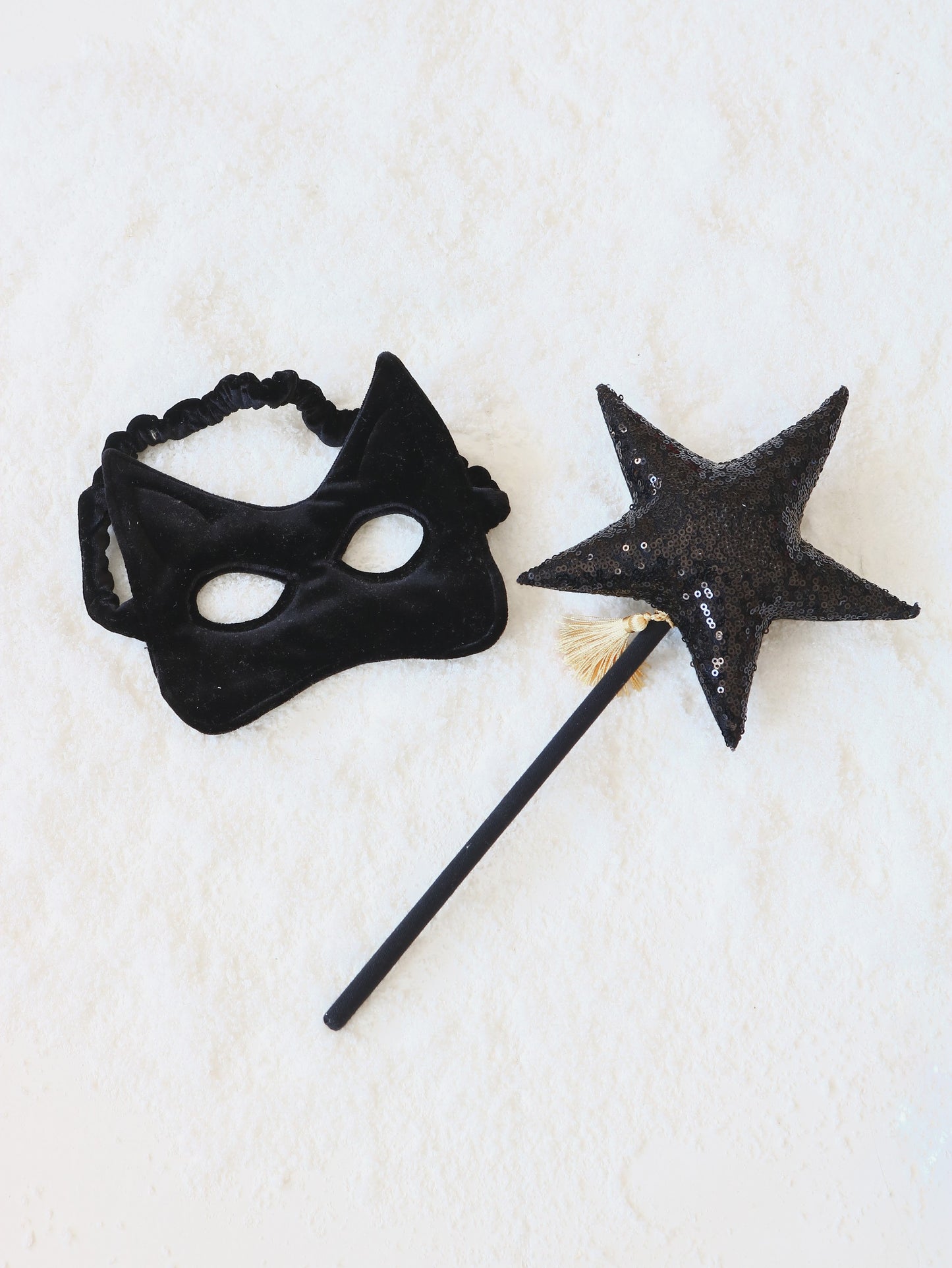 Pretend play accessory: Black cat mask for masquerades