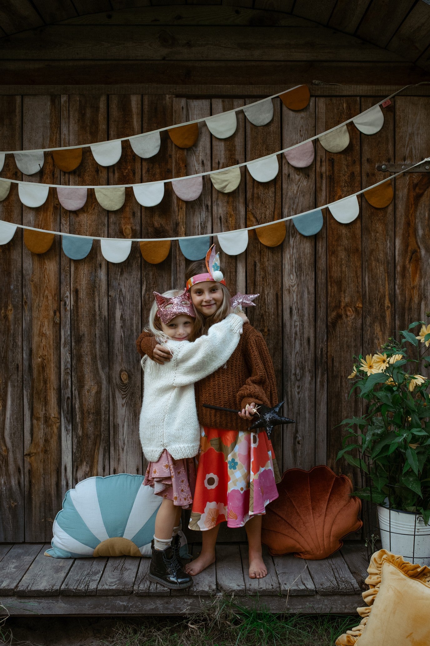 Lifestyle: Sparkly dress-up fun with the Moi Mili Gold cat mask