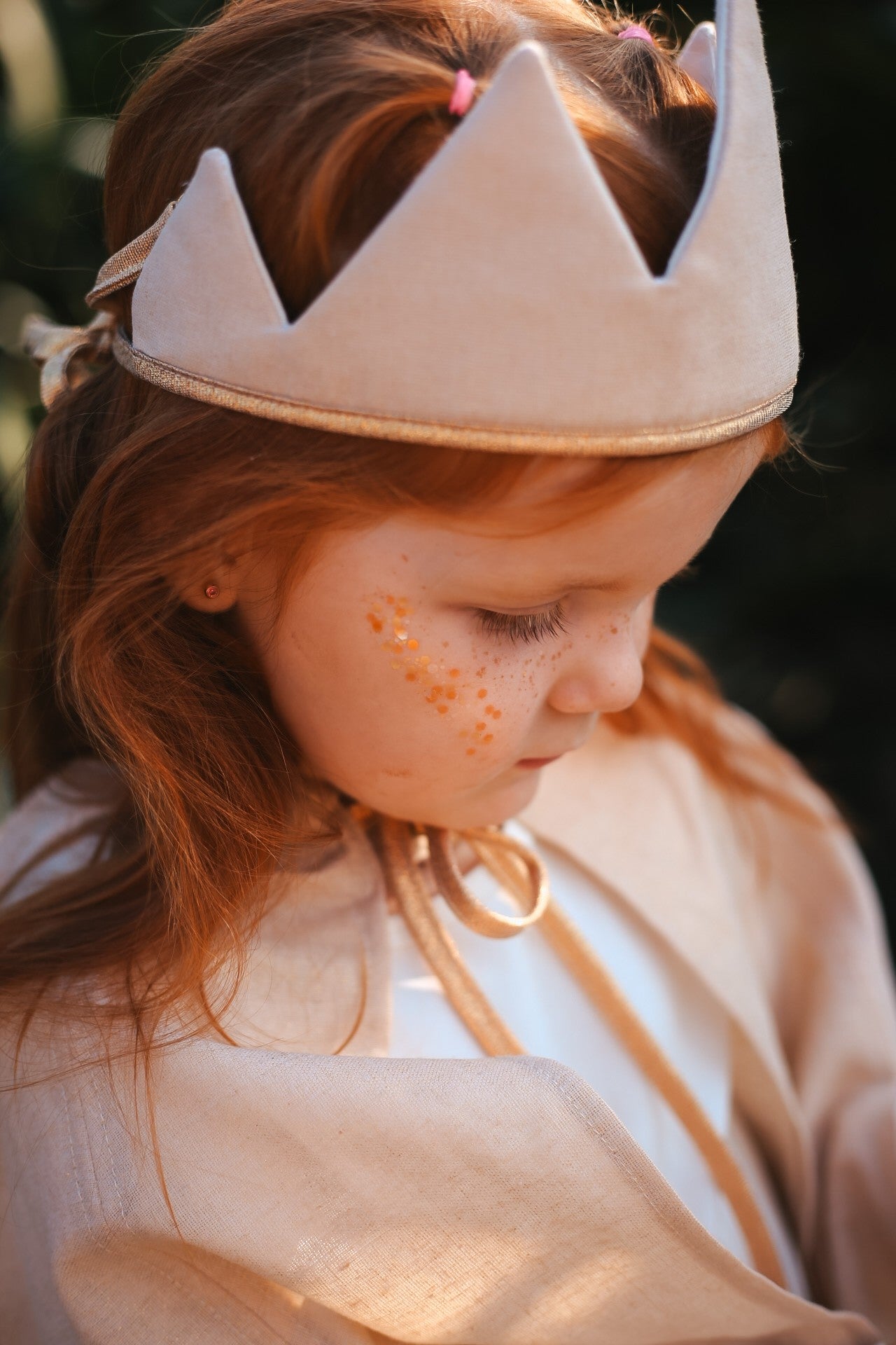 Skin-safe Gold star dust glitter particles - Biodegradable