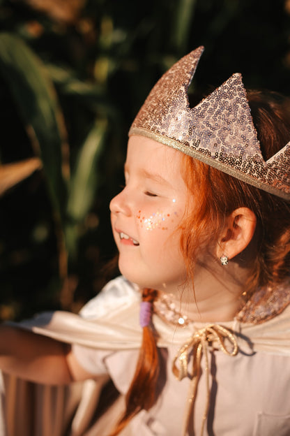 Sustainable party: Gold biodegradable glitter used for face art