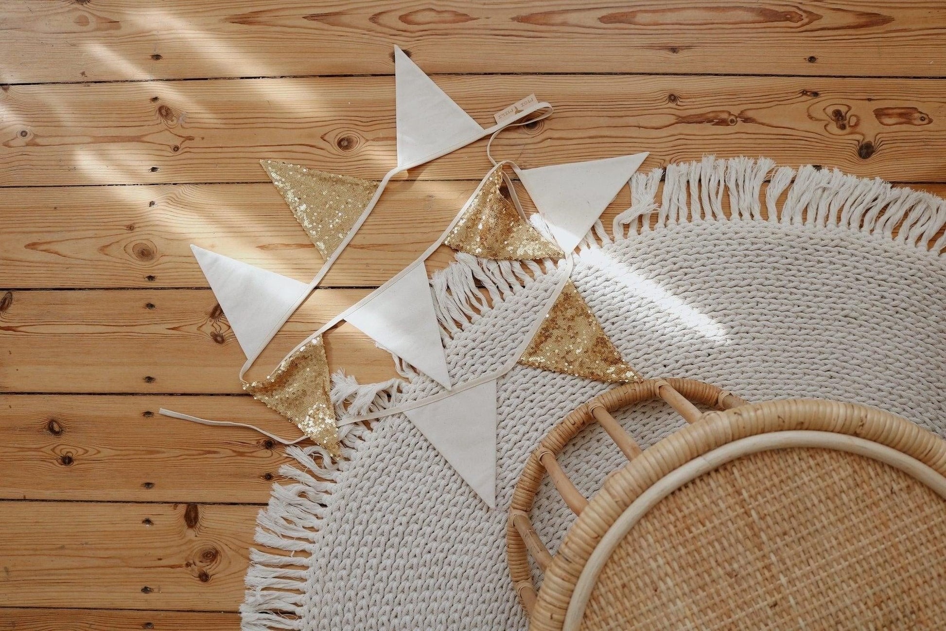 Handmade in Poland: OEKO-TEX certified decorative garland in gold and neutral beige