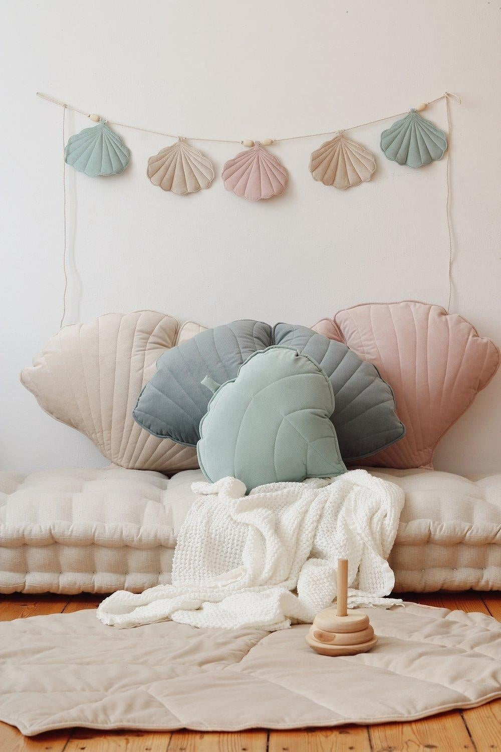 Boho nursery decor: Late Summer shell garland draped 