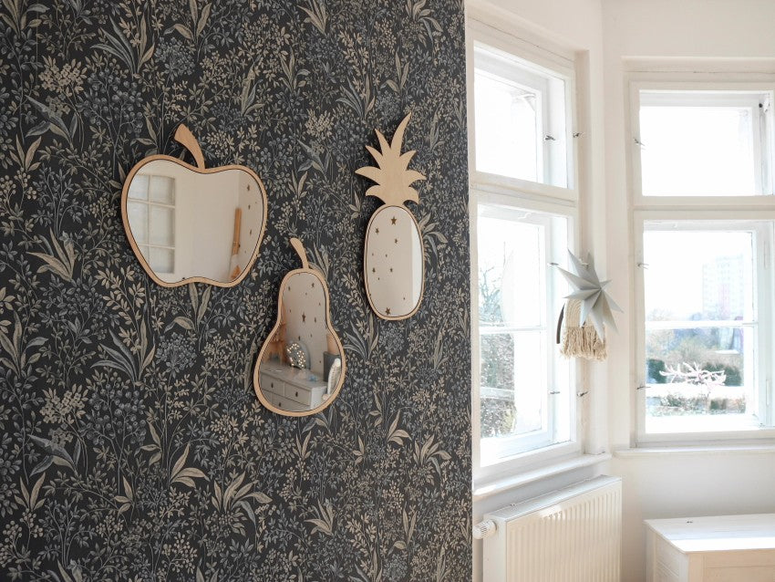 Kids Room Apple Mirror – Child-Friendly Acrylic & Wood