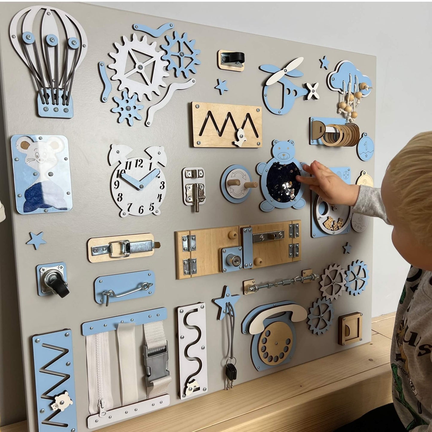 Large wall busy board (60×70 cm)