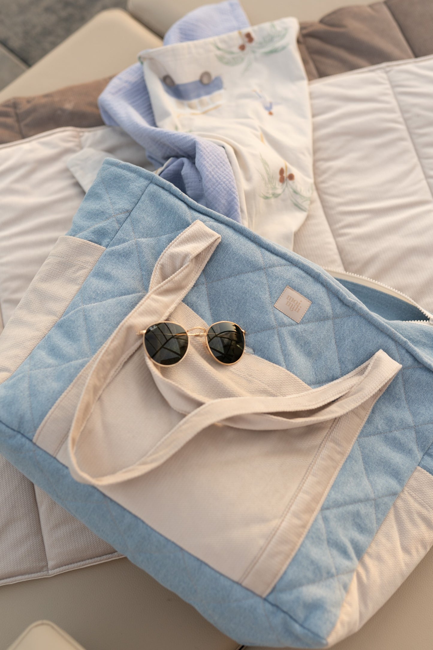 Outdoor adventure: Jeans large cotton bag used for a family picnic