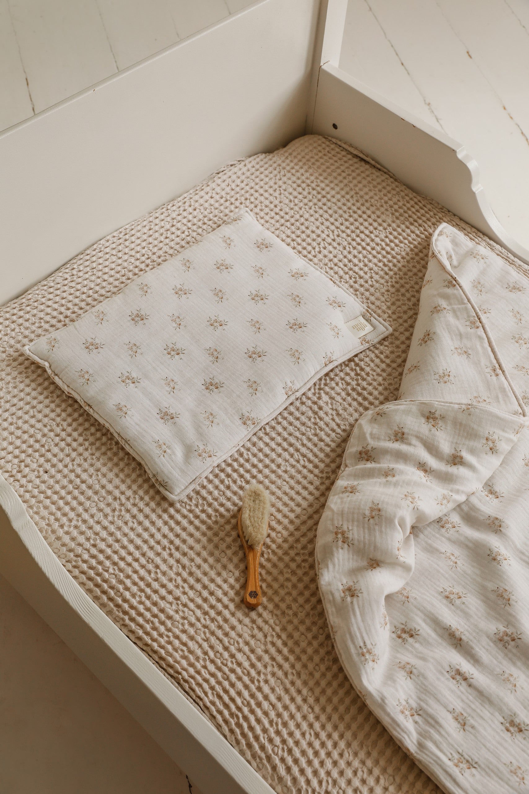 Moi Mili Boho Flowers Muslin Set - Floral cotton blanket and pillow duo-Top View