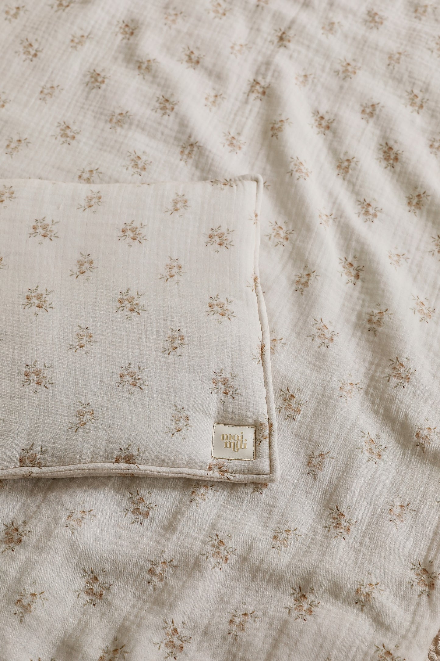 Handmade in Poland: Boho Flowers printed muslin bedding for infants