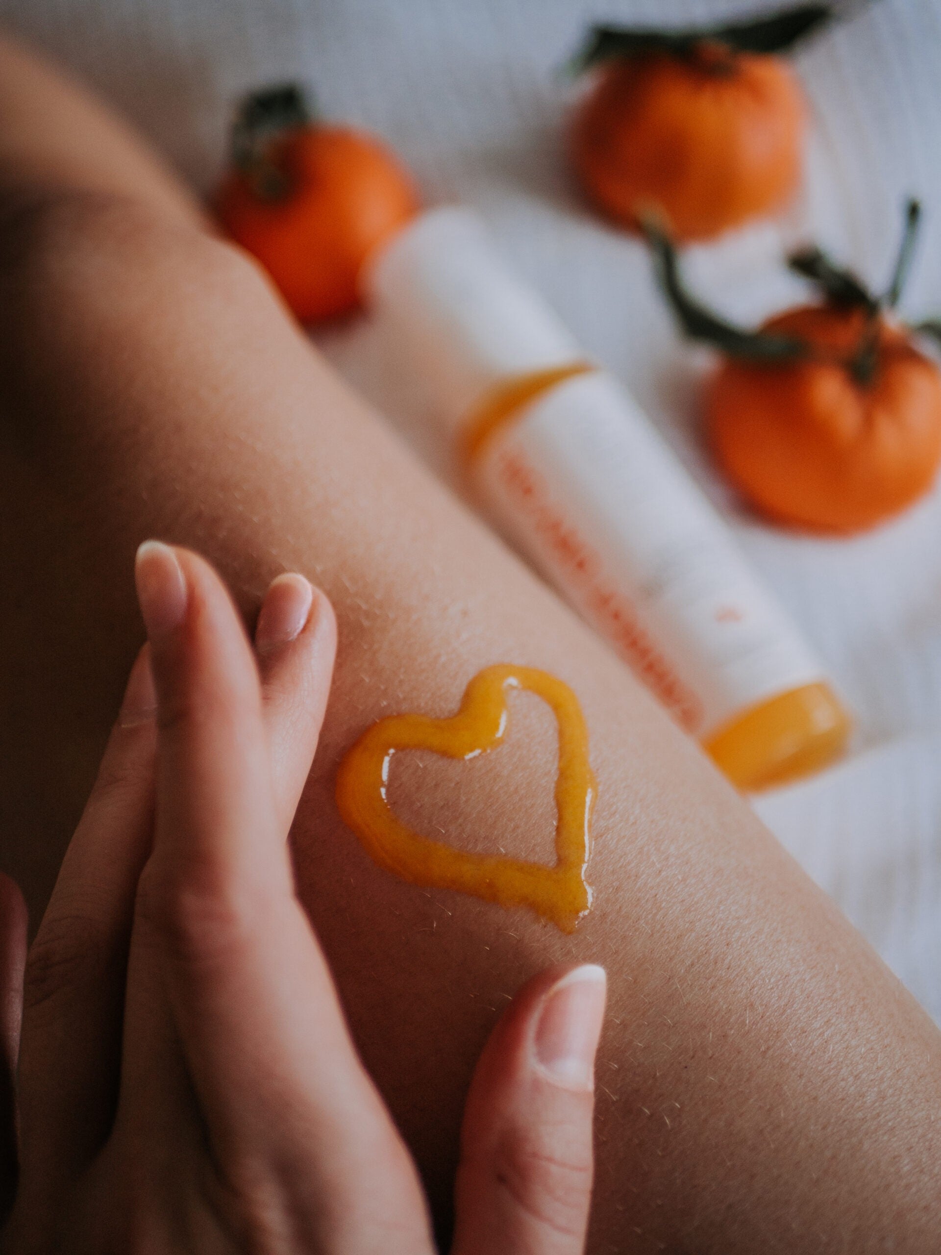 texture of Natural Carrot Dry Oil With Aloe Vera, 100ml - Vitamin-rich tan booster and body oil by LUUV.