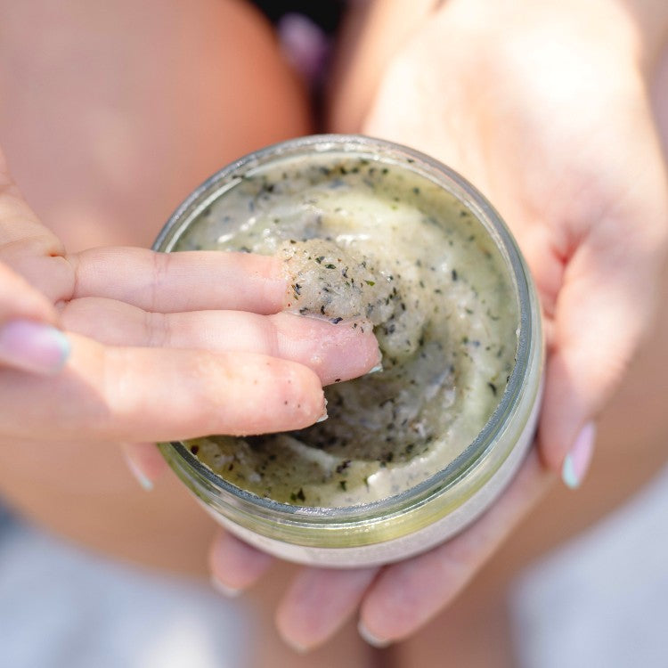 Texture of Vegan Fox Peppermint Body Scrub, 300 g natural exfoliating body scrub for smooth skin - That Green Store