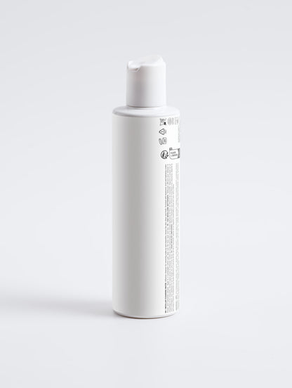 KVIST Micellar Cleansing Water - Back bottle view